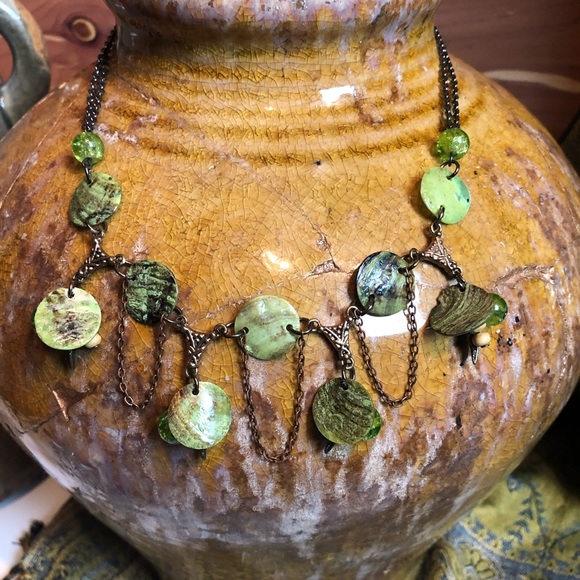 Green Shell Necklace - Picture 7 of 12